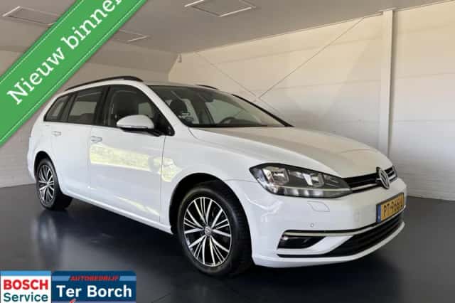 Volkswagen Golf (2017) thumbnail 1