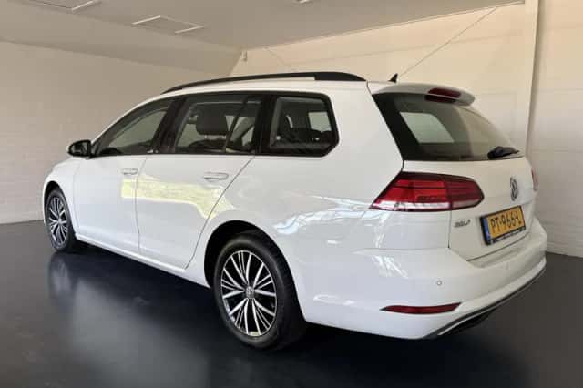 Volkswagen Golf (2017) thumbnail 4