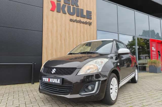 Suzuki Swift (2014) thumbnail 2