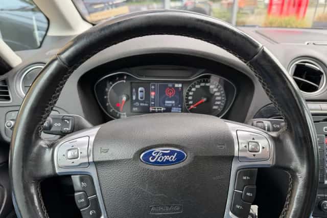 Ford Galaxy (2012) thumbnail 6