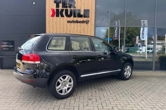 Volkswagen Touareg (2006) thumbnail 2