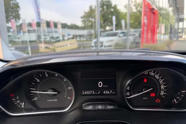 Peugeot 208 (2013) thumbnail 6