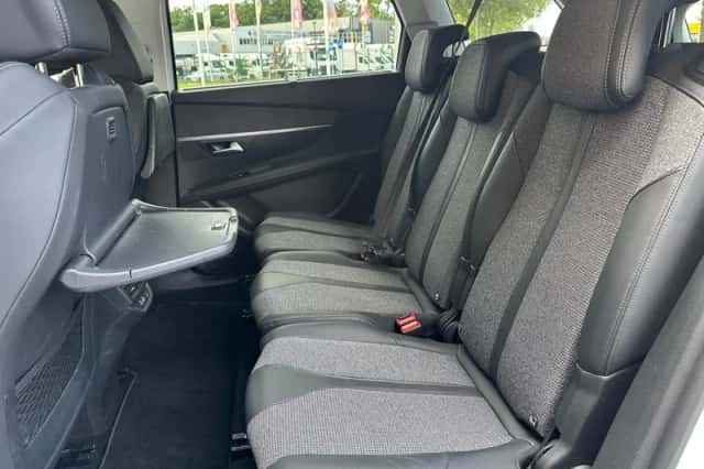 Peugeot 5008 (2018) thumbnail 6