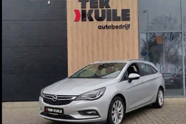Opel Astra (2017) thumbnail 1