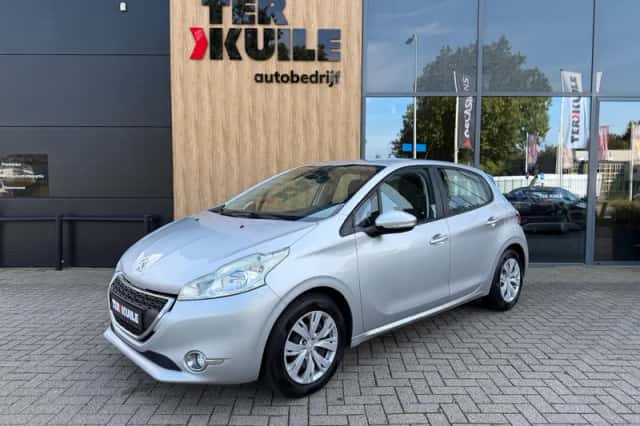Peugeot 208 (2012) thumbnail 1