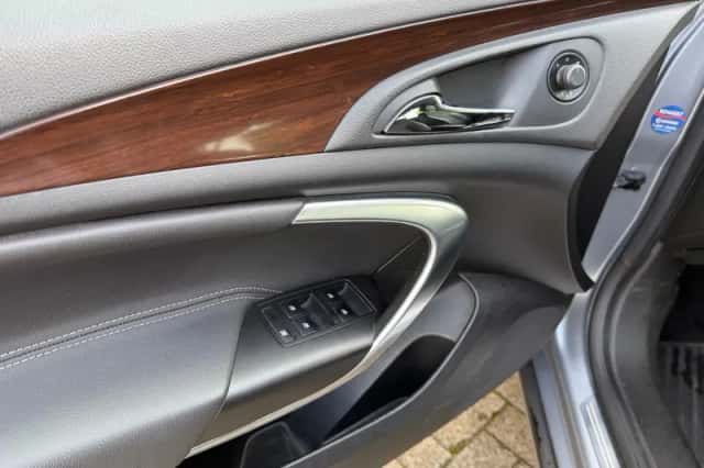 Opel Insignia (2009) thumbnail 5