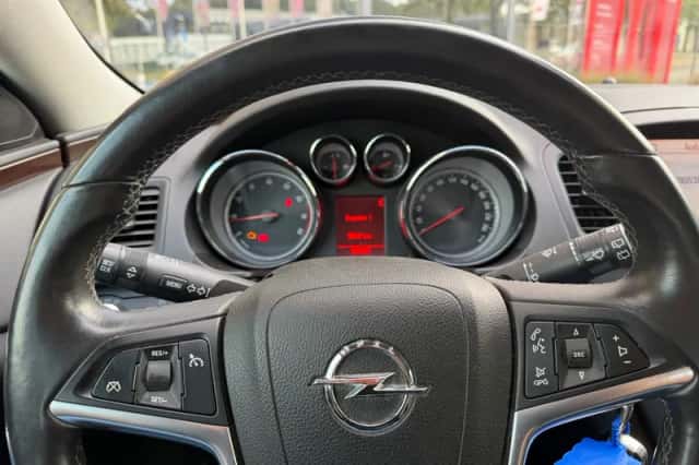 Opel Insignia (2009) thumbnail 6