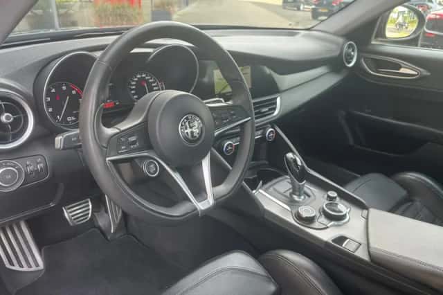 Alfa Romeo Giulia (2018) thumbnail 3