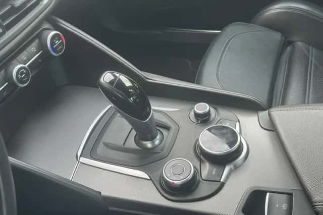 Alfa Romeo Giulia (2018) thumbnail 6