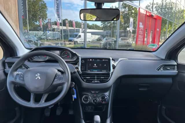 Peugeot 208 (2018) thumbnail 3