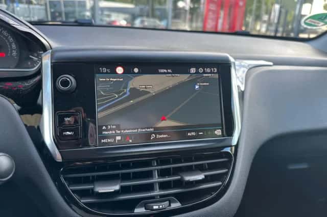 Peugeot 208 (2018) thumbnail 6