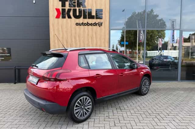 Peugeot 2008 (2016) thumbnail 2