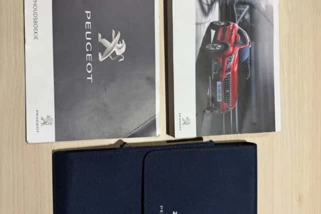 Peugeot 2008 (2016) thumbnail 5