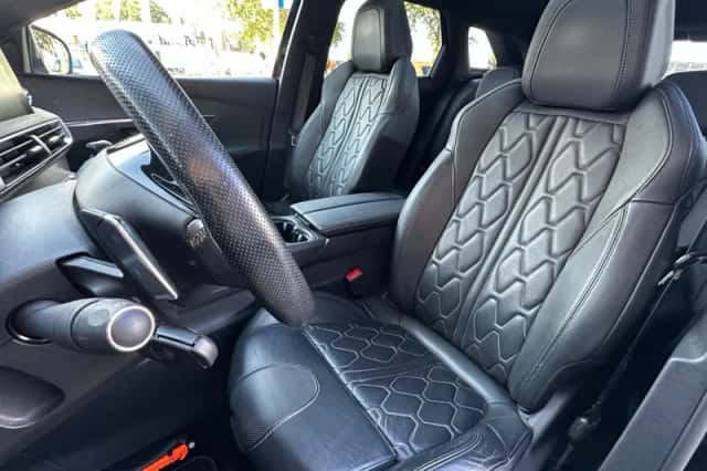 Peugeot 3008 (2019) thumbnail 3