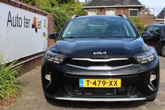 Kia Stonic (2023) thumbnail 2