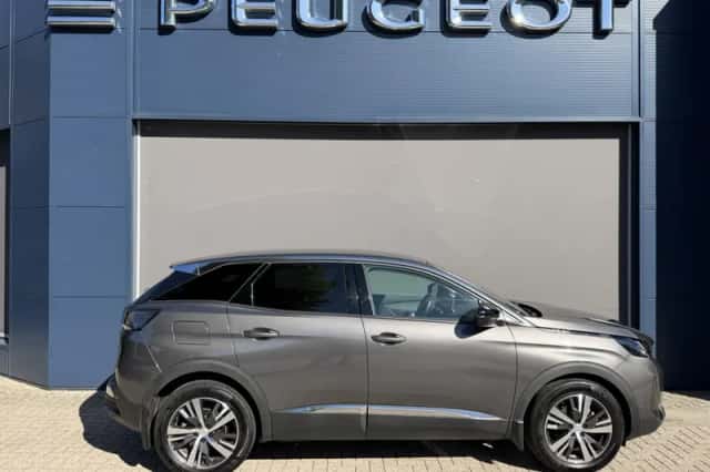 Peugeot 3008 (2022) thumbnail 5