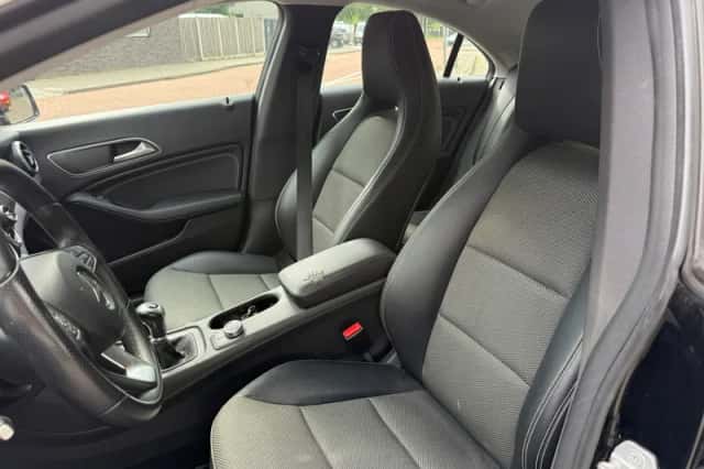 Mercedes-Benz CLA-Klasse (2017) thumbnail 3