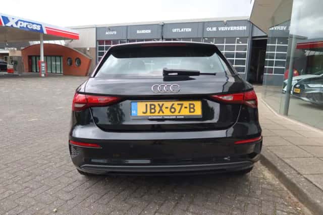 Audi A3 (2023) thumbnail 4