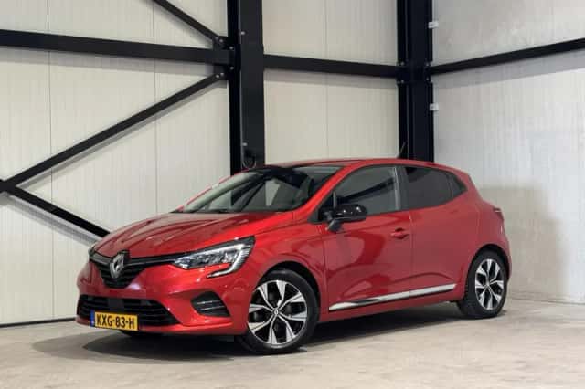 Renault Clio (2023) thumbnail 1