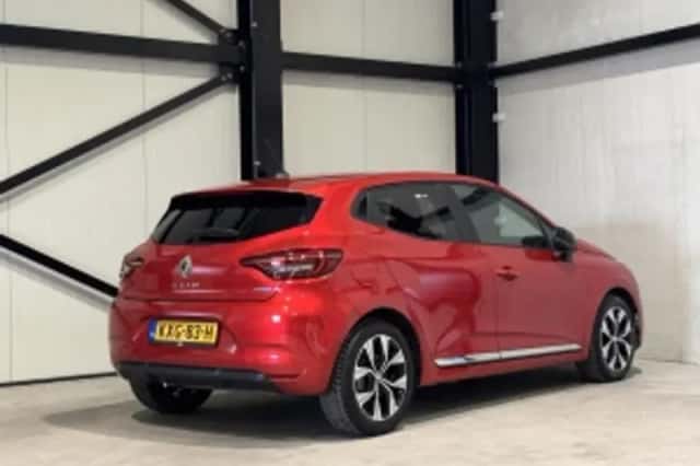 Renault Clio (2023) thumbnail 3