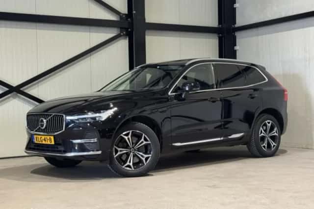 Volvo XC60 (2021) thumbnail 2