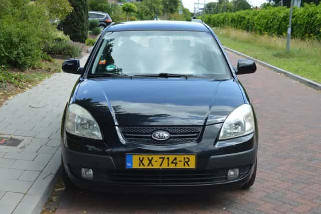 Kia Rio (2008) thumbnail 3