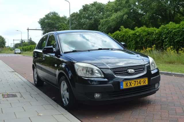 Kia Rio (2008) thumbnail 4