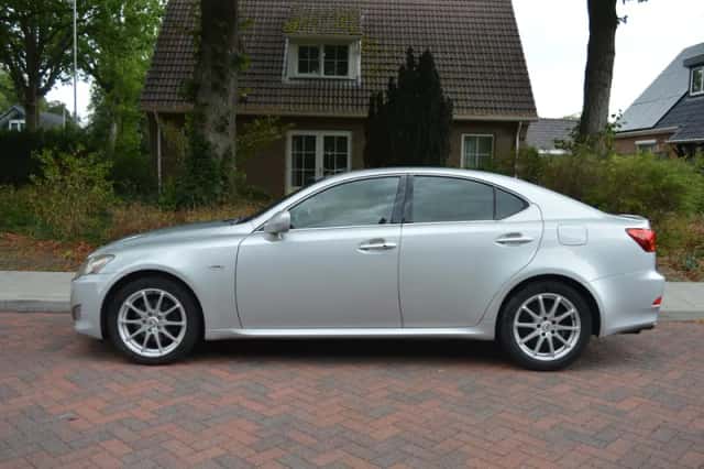 Lexus IS (2007) thumbnail 2
