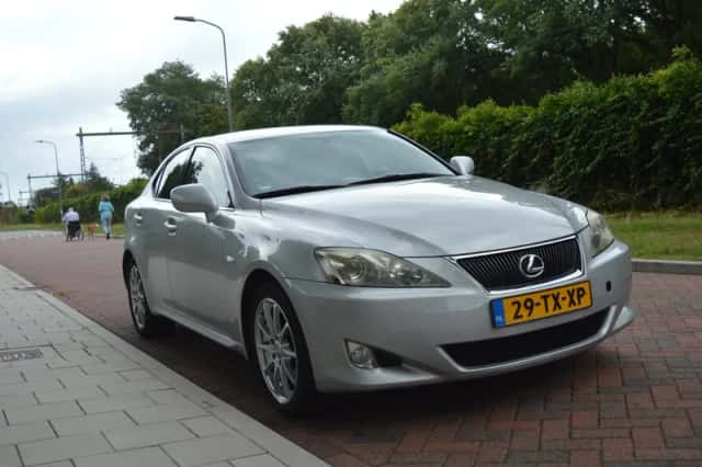 Lexus IS (2007) thumbnail 4
