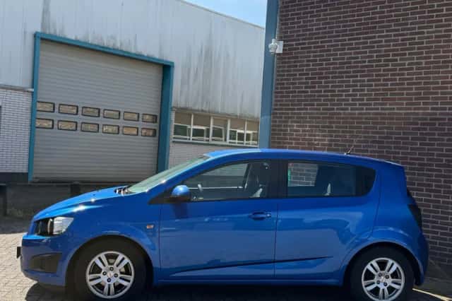 Chevrolet Aveo (2011) thumbnail 3