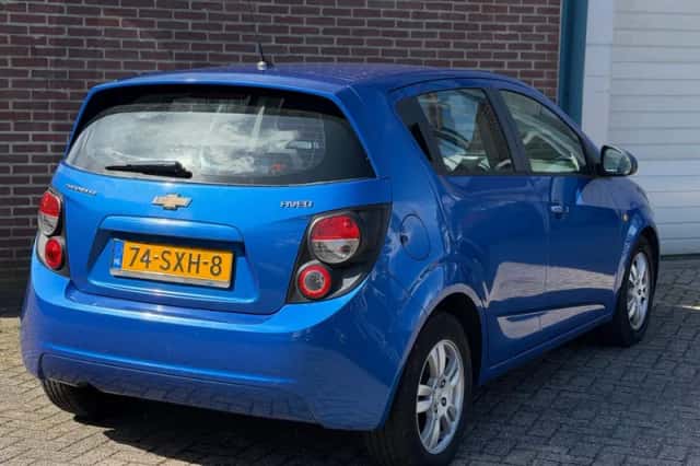 Chevrolet Aveo (2011) thumbnail 6