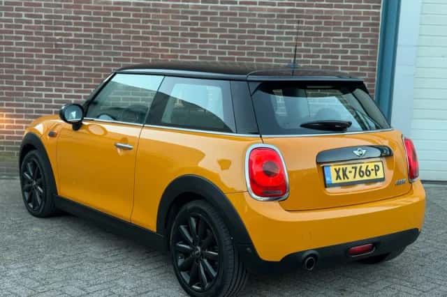 MINI Cooper (2015) thumbnail 5