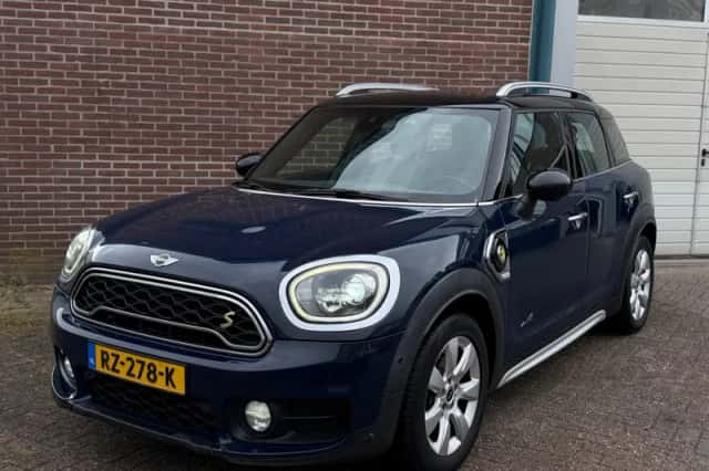MINI Countryman (2018) thumbnail 1