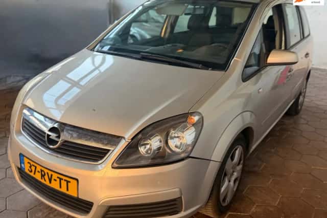 Opel Zafira (2005) thumbnail 1