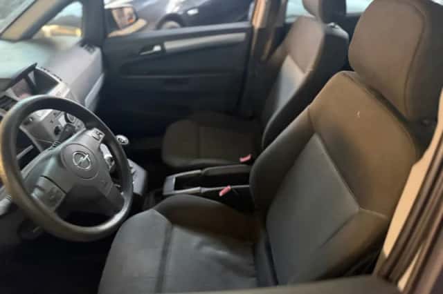 Opel Zafira (2005) thumbnail 6