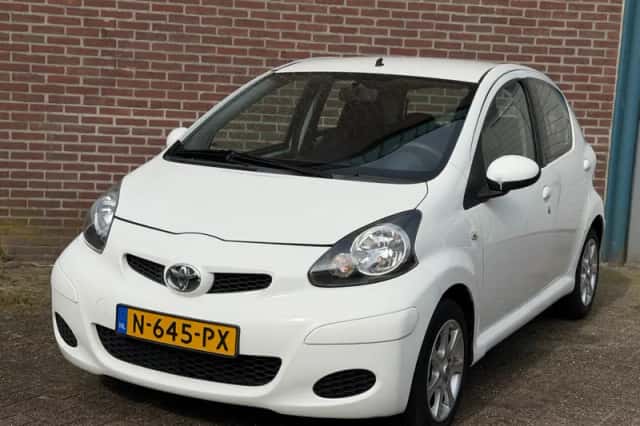 Toyota Aygo (2009) thumbnail 1