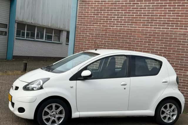 Toyota Aygo (2009) thumbnail 3