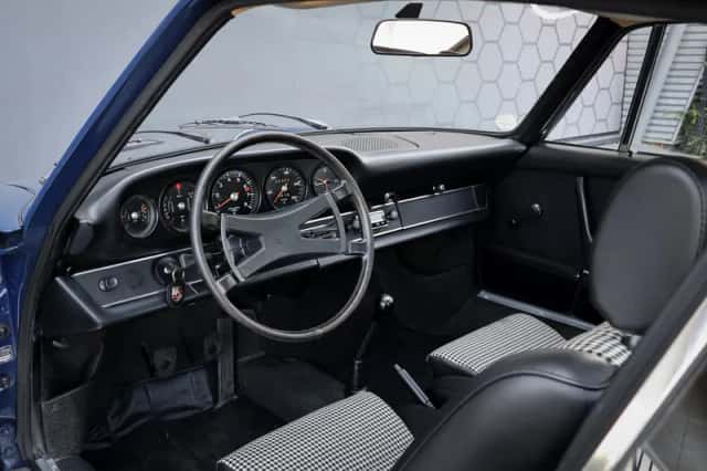 Porsche 911 (1972) thumbnail 3