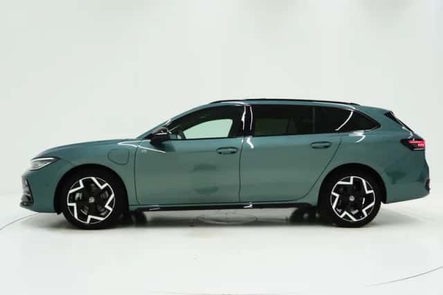 Volkswagen Passat (2025) thumbnail 2