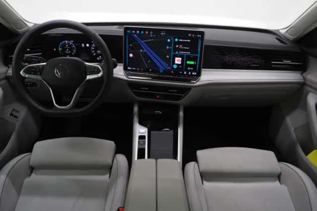 Volkswagen Passat (2025) thumbnail 5