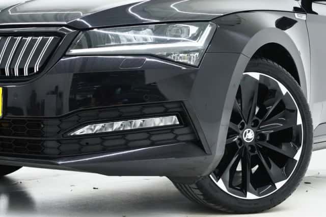 Škoda Superb (2023) thumbnail 6
