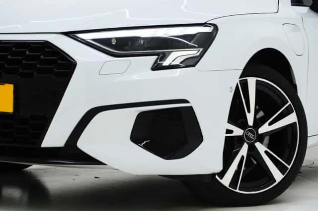 Audi A3 (2021) thumbnail 6