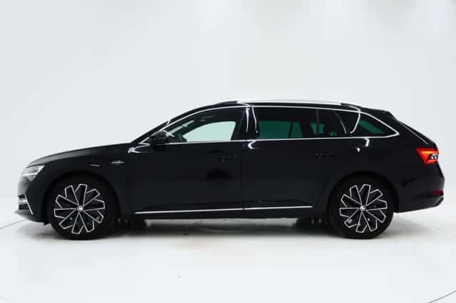 Škoda Superb (2022) thumbnail 2