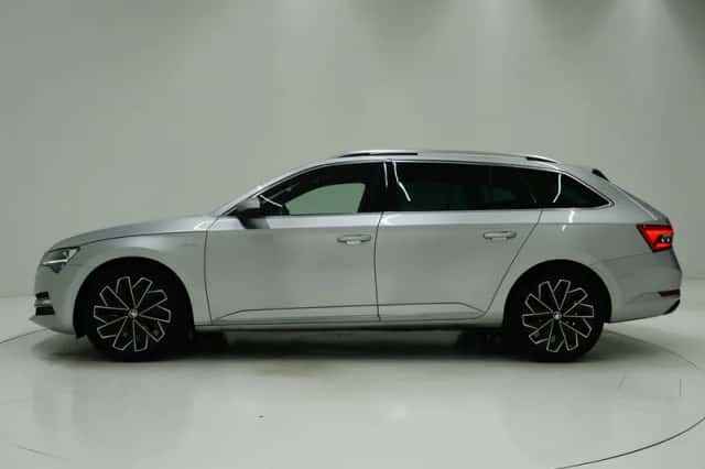 Škoda Superb (2021) thumbnail 2