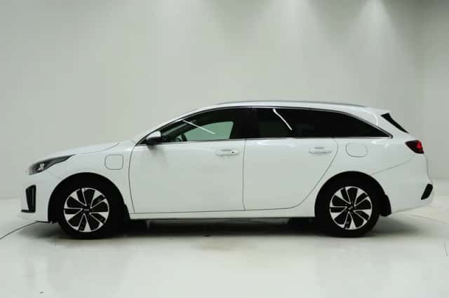 Kia Ceed Sportswagon (2020) thumbnail 2