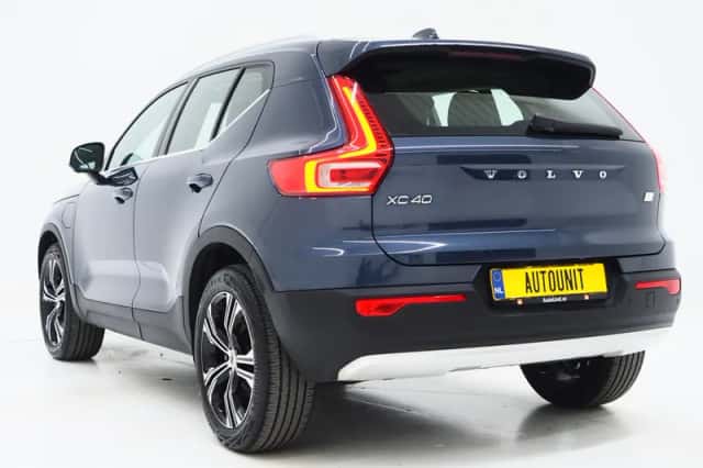 Volvo XC40 (2021) thumbnail 3