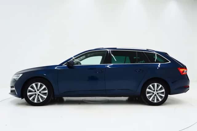 Škoda Superb (2022) thumbnail 2
