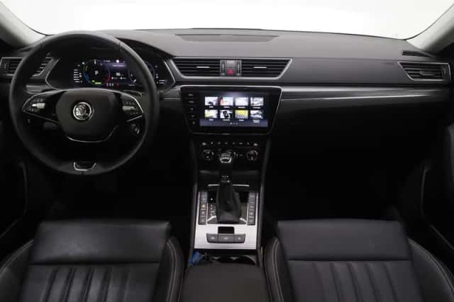 Škoda Superb (2022) thumbnail 5