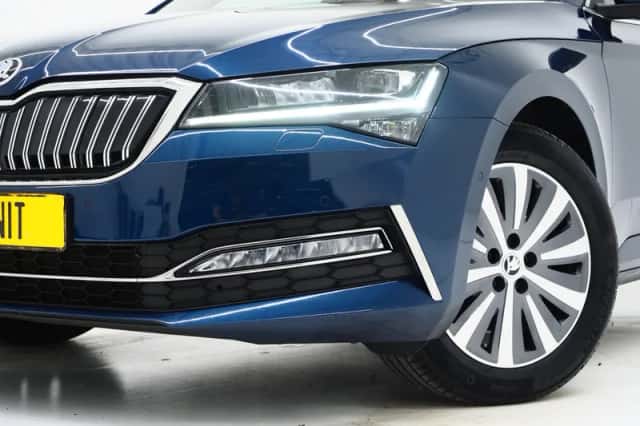 Škoda Superb (2022) thumbnail 6