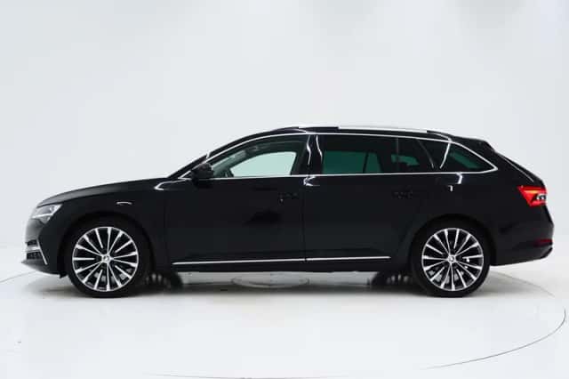 Škoda Superb (2022) thumbnail 2